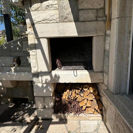 Romantic Stone- Studio Apartman Omis Luaran gambar