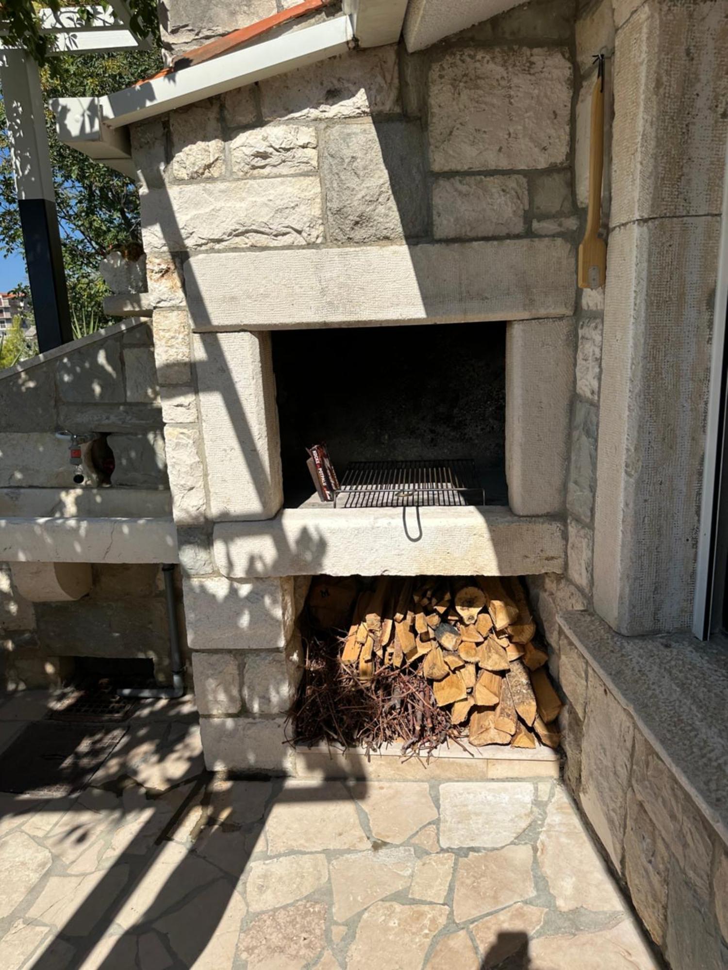 Romantic Stone- Studio Apartman Omis Luaran gambar