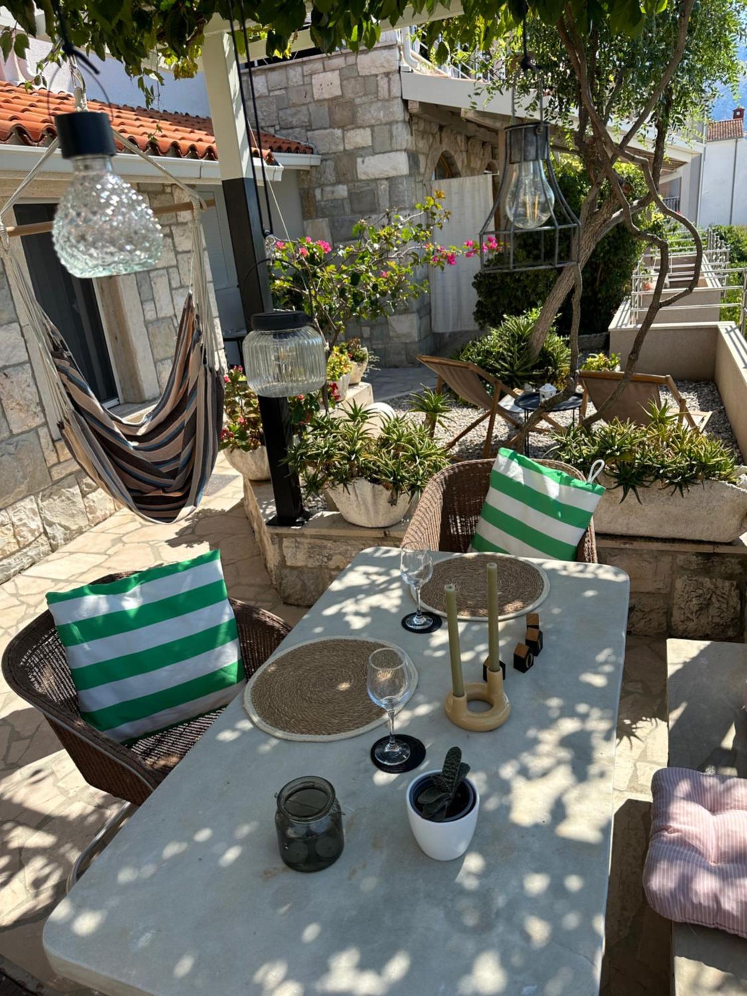 Romantic Stone- Studio Apartman Omis Luaran gambar