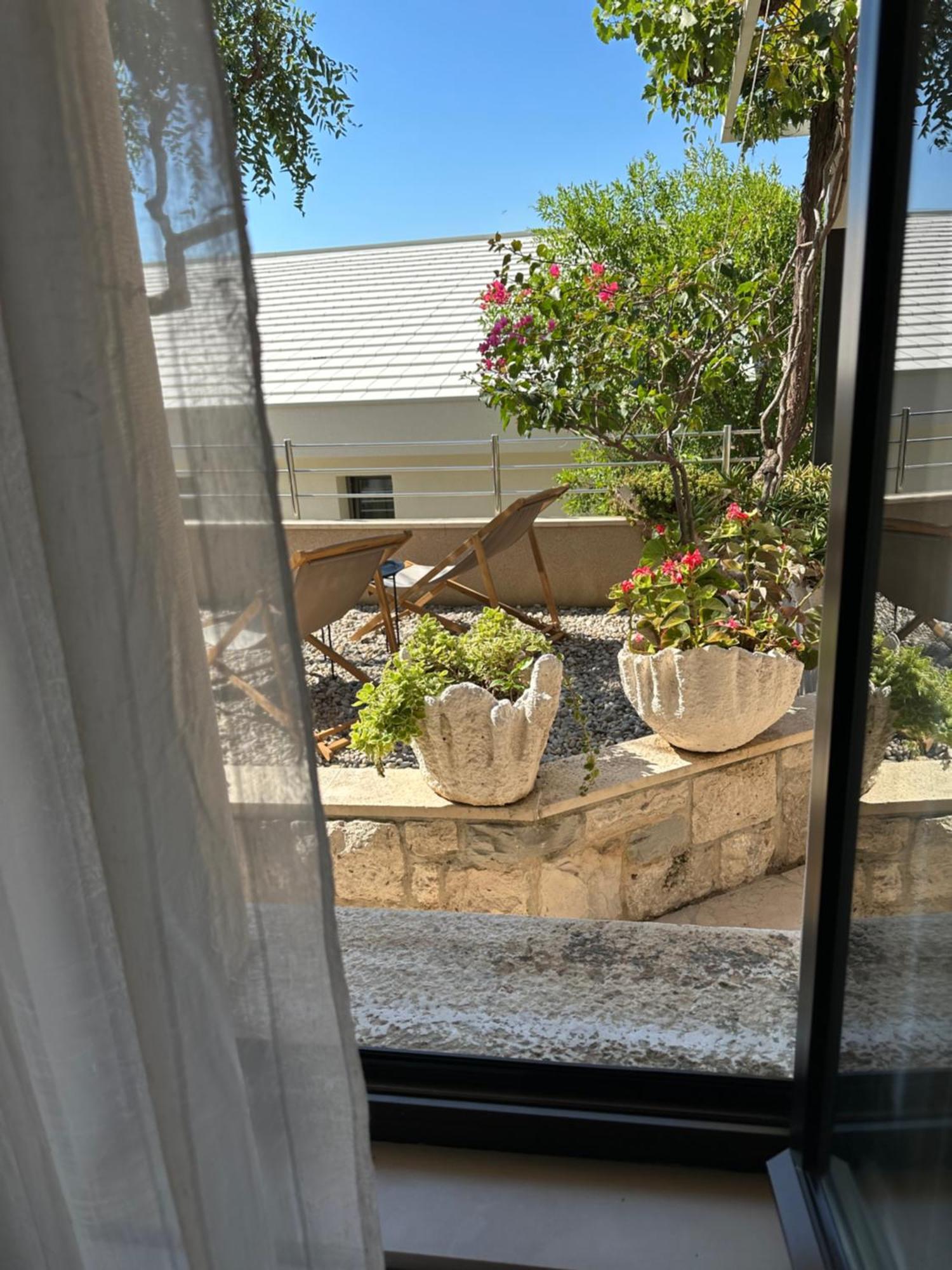 Romantic Stone- Studio Apartman Omis Luaran gambar