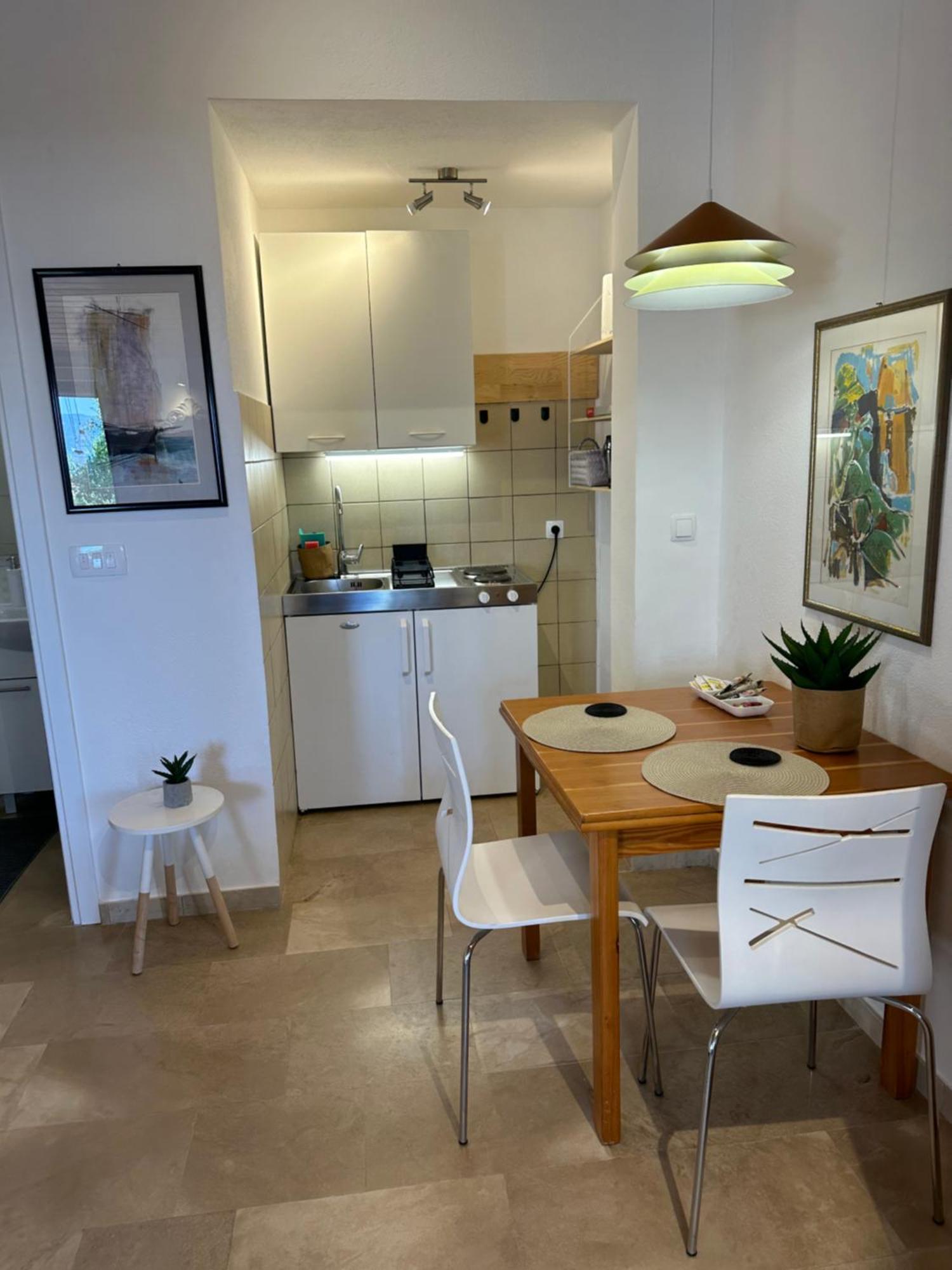 Romantic Stone- Studio Apartman Omis Luaran gambar